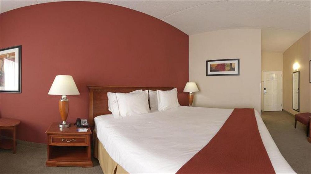 Holiday Inn Express Hotel & Suites Manchester Conference Center By Ihg Eksteriør billede